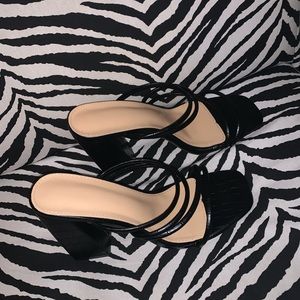 Women’s black heels size 8.5